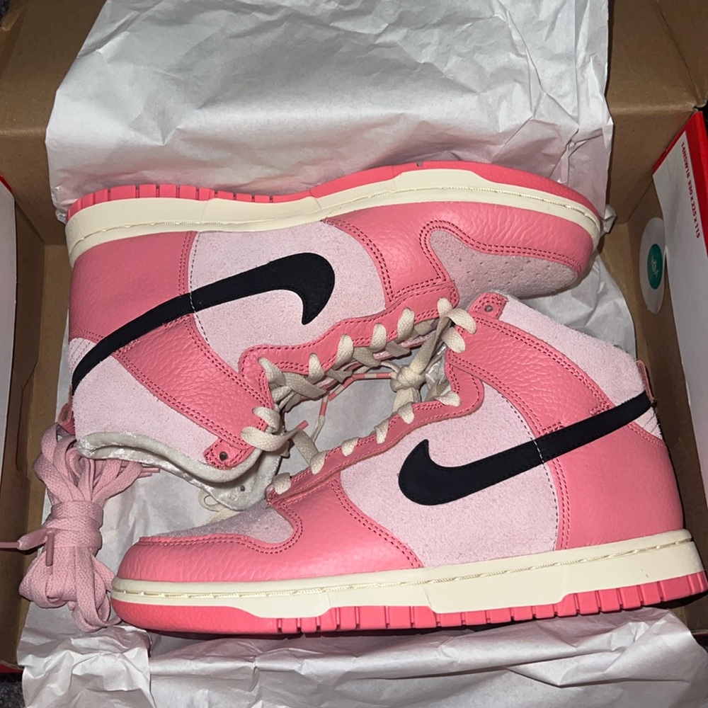 Nike Dunk High Pink